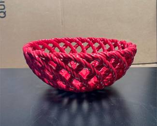 Tabletops Gallery Red Ceramic Woven Bread Basket (2/3)