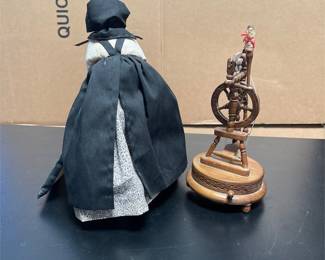 Amish-Style Quilting Doll & Spinning Wheel Music Box (3/4)