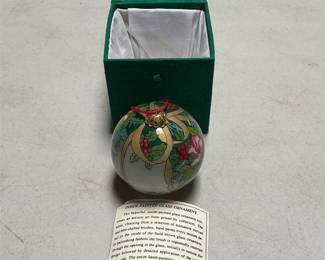 Bill Yee Inside-Painted Glass Christmas Ornament