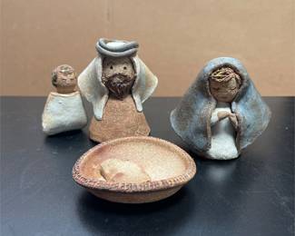 Handmade Pottery Nativity Set with Manger (2/4)