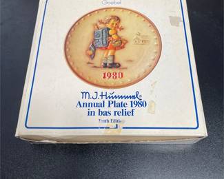 Goebel M.J. Hummel 1980 School Girl Annual Plate (3/4)