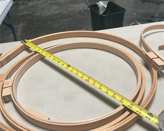 Wooden Quilting and Embroidery Hoops with Support (5/5)