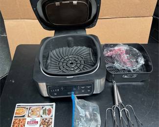 Ninja Foodi Indoor Grill and Air Fryer (2/3)