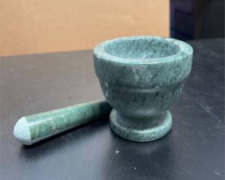 Green Marble Pedestal Mortar and Pestle (3/4)