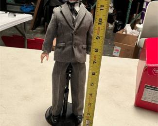 Timecapsule Toys Albert Einstein Talking Action Figure (6/6)