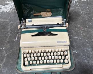 Torpedo 18-B Portable Typewriter with Carrying Case