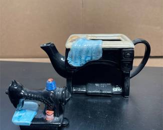 Giftcraft Hand-Painted Sewing Machine Teapot (3/4)