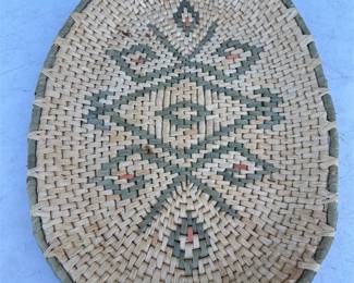Oval Woven Basket Tray with Geometric Floral Design (2/2)