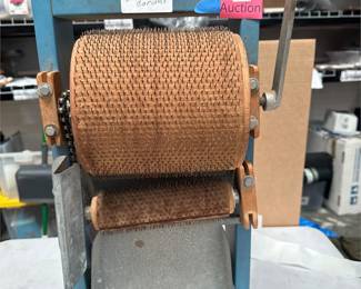 Fricke Hand-Crank Wool Drum Carding Machine (2/3)