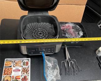 Ninja Foodi Indoor Grill and Air Fryer (3/3)