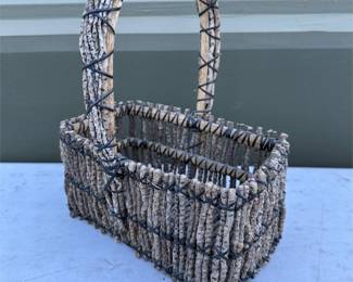 Rustic Twig Basket with Tall Arched Handle (2/2)