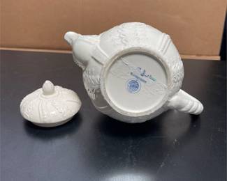 Shafford Cambridge Creamware Teapot with Lid (5/5)