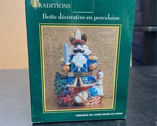 Traditions Porcelain Nutcracker Hinged Trinket Box (2/4)