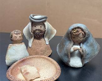 Handmade Pottery Nativity Set with Manger (3/4)