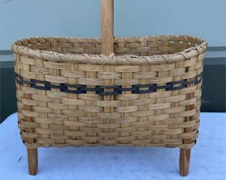Footed Woven Splint Basket with Blue Accent Band (2/2)