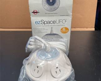 ezGear ezSpace UFO Six-Outlet Surge Protector (3/4)