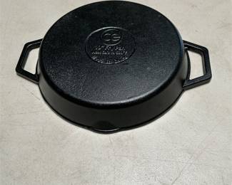Cook’s Essentials 10-Inch Nonstick Cast Iron Everyday Fry Pan (2/5)