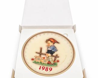 Goebel M.J. Hummel 1989 Farm Boy Annual Plate with Box