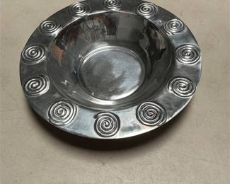 Old Town Imports Spiral Rim Aluminum Serving Bowl (2/6)
