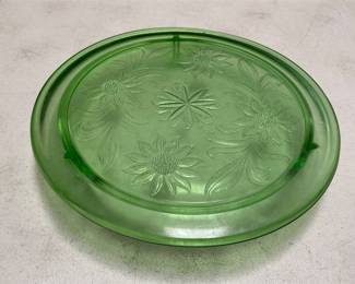 Jeannette Sunflower Green Glass Footed Cake Plate (2/5)