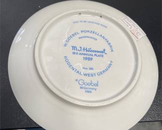 Goebel M.J. Hummel 1989 Farm Boy Annual Plate with Box (3/4)