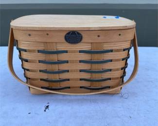 Peterboro Woven Wood Picnic Basket with Lid (2/3)