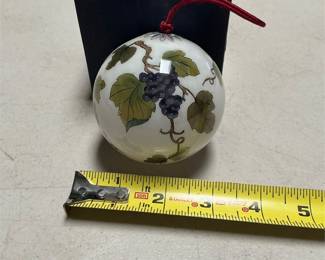 Hand-Painted Glass Grapevine Ball Ornament (5/5)