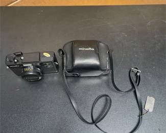 Minolta Hi-Matic S 35mm Film Camera with Case (2/8)
