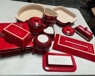 Le Creuset & MammaRo Red Bakeware and Serving Pieces (2/5)