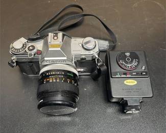 Canon AT-1 35mm SLR Camera with 50mm Lens and Flash (2/5)