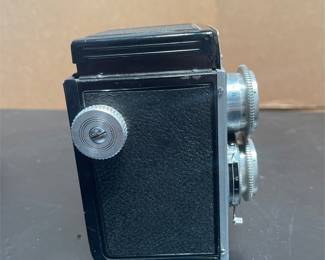 Tokiwa Seiki Firstflex TLR Camera with Leather Case (7/7)