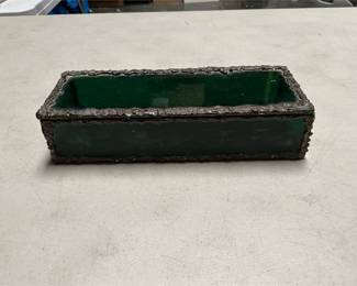 Green Glass Hinged Box with Textured Metal Trim (2/5)