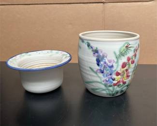 Clouds Folsom Hummingbird Pottery Planter with Insert (2/5)