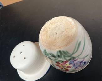 Clouds Folsom Hummingbird Pottery Planter with Insert (3/5)