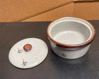 Stoneware Covered Bowl with Bird and Floral Decoration (4/5)