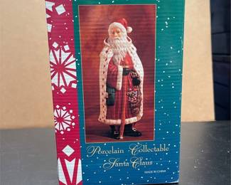 Traditions Porcelain Collectable Santa Claus Figure (2/3)