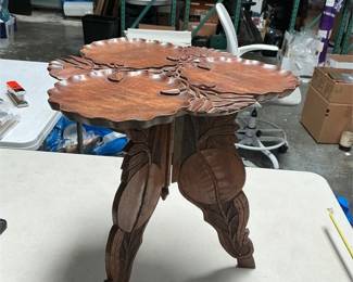 Carved Wood Lotus Leaf Folding Side Table (2/5)