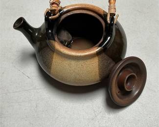 Pottery Craft Stoneware Teapot with Bamboo Handle (4/5)