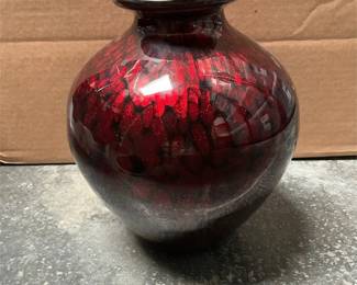 Ruby Red and Black Mottled Art Glass Vase (2/5)