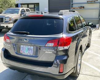 2013 Subaru Outback 2.5i Limited AWD Wagon with Service Records (3/20)