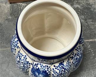 Aluminia Eremitage Blue and White Faience Vase (5/6)