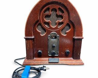 Thomas Model 317 Cathedral AM/FM Radio with Cassette Player