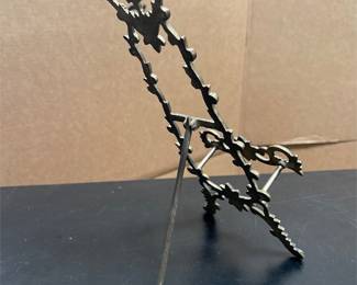 Ornate Brass-Tone Metal Tabletop Display Easel (4/5)