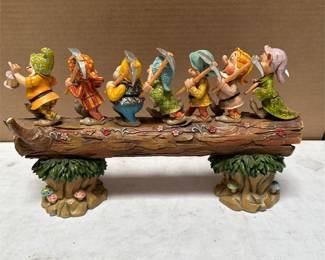 Jim Shore Disney Homeward Bound Seven Dwarfs Figurine (2/3)