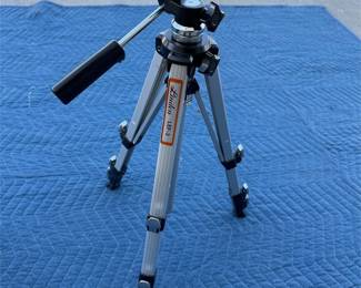 Linden LEF-3 Camera Tripod with Pan-Tilt Head (2/2)