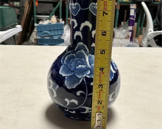 Chinese Blue and White Floral Porcelain Vase (6/6)