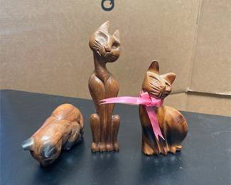 Carved Wooden Cat Figurines in Varied Poses (2/5)