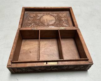 Carved Wooden Keepsake Box with Leaf Decoration (4/6)