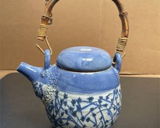 Blue and White Stoneware Teapot with Bamboo Handle (2/4)