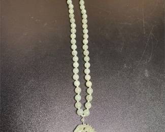 Pale Green Bead Necklace with Carved Bird Pendant (3/4)